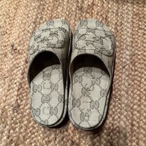 Authentic Gucci GG slide sandal interlocking G in Beige Ebony